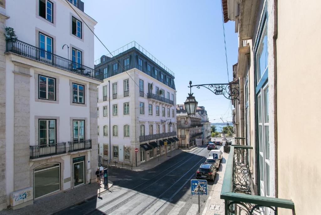 Chiado 4-Bedroom Flat Лісабон Екстер'єр фото