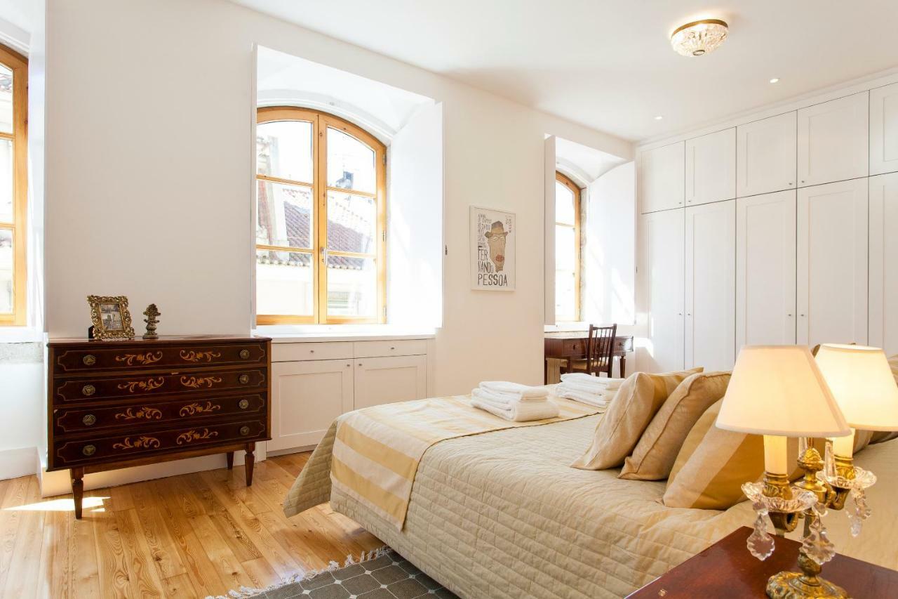 Chiado 4-Bedroom Flat Лісабон Екстер'єр фото