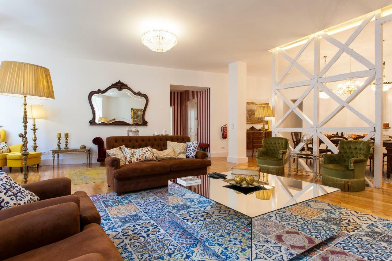 Chiado 4-Bedroom Flat Лісабон Екстер'єр фото